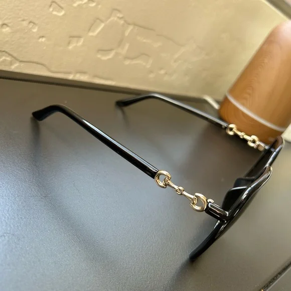 Square Gucci sunglasses - Picture 7 of 13